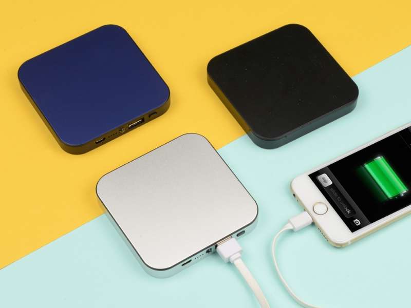 Портативное зарядное устройство на 4000 mAh с литий-полимерной батареей в компактном корпусе из металла, черный №9